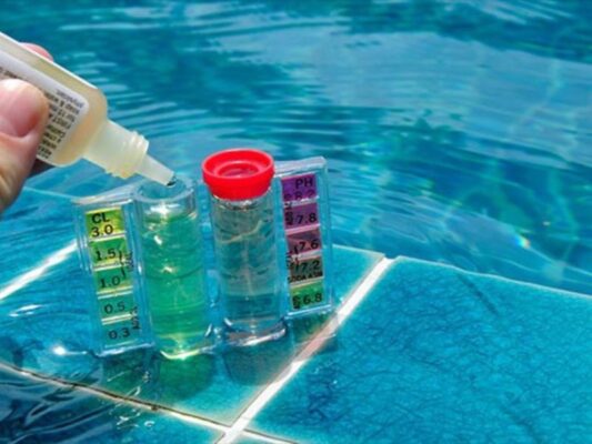 nồng độ clo trong nước hồ bơi