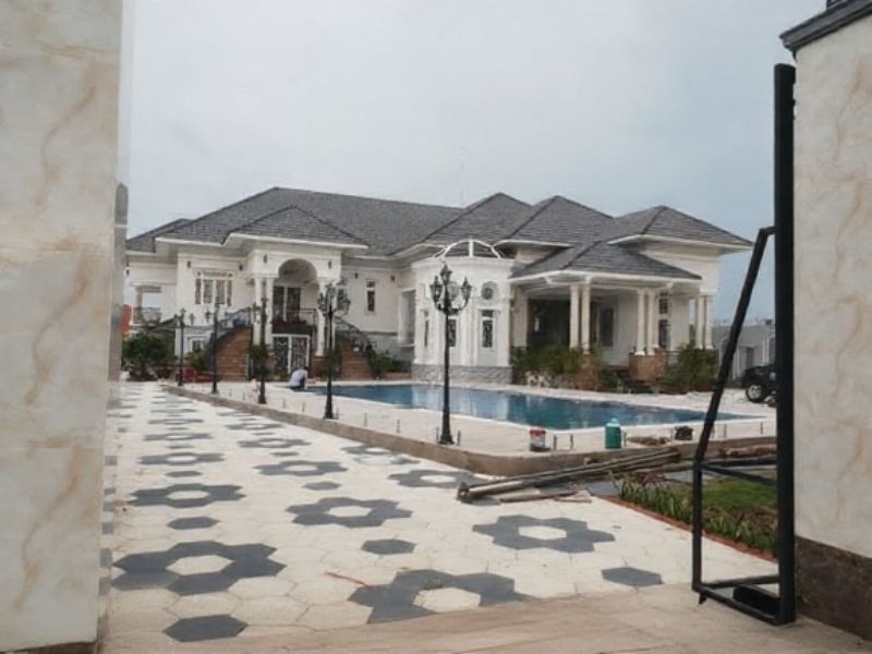 Havico bàn giao công trình thi công bể bơi cho cô Trinh tại Vĩnh Long